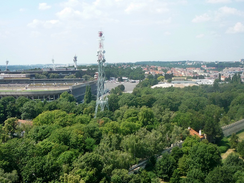 Mini wieża Eiffela w Pradze