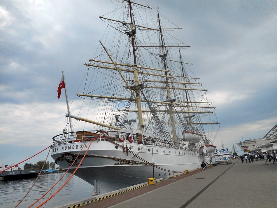 Statek Dar Pomorza w Gdyni