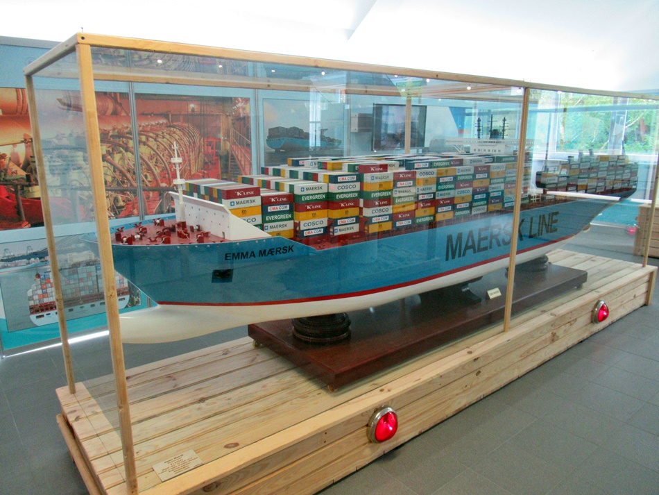 Wystawa statków i okrętów w Łebie